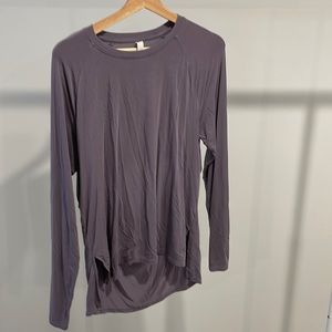 Under armour long sleeve and short sleeve